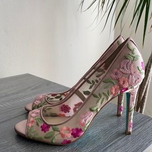 Betsy Johnson Floral Heels, Size 9.